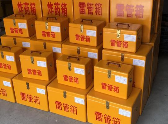 石龙玻璃钢雷管箱的使用寿命一般是多少？