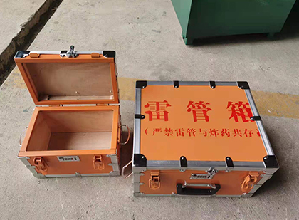 石龙不同材质的雷管箱性能上有什么区别？
