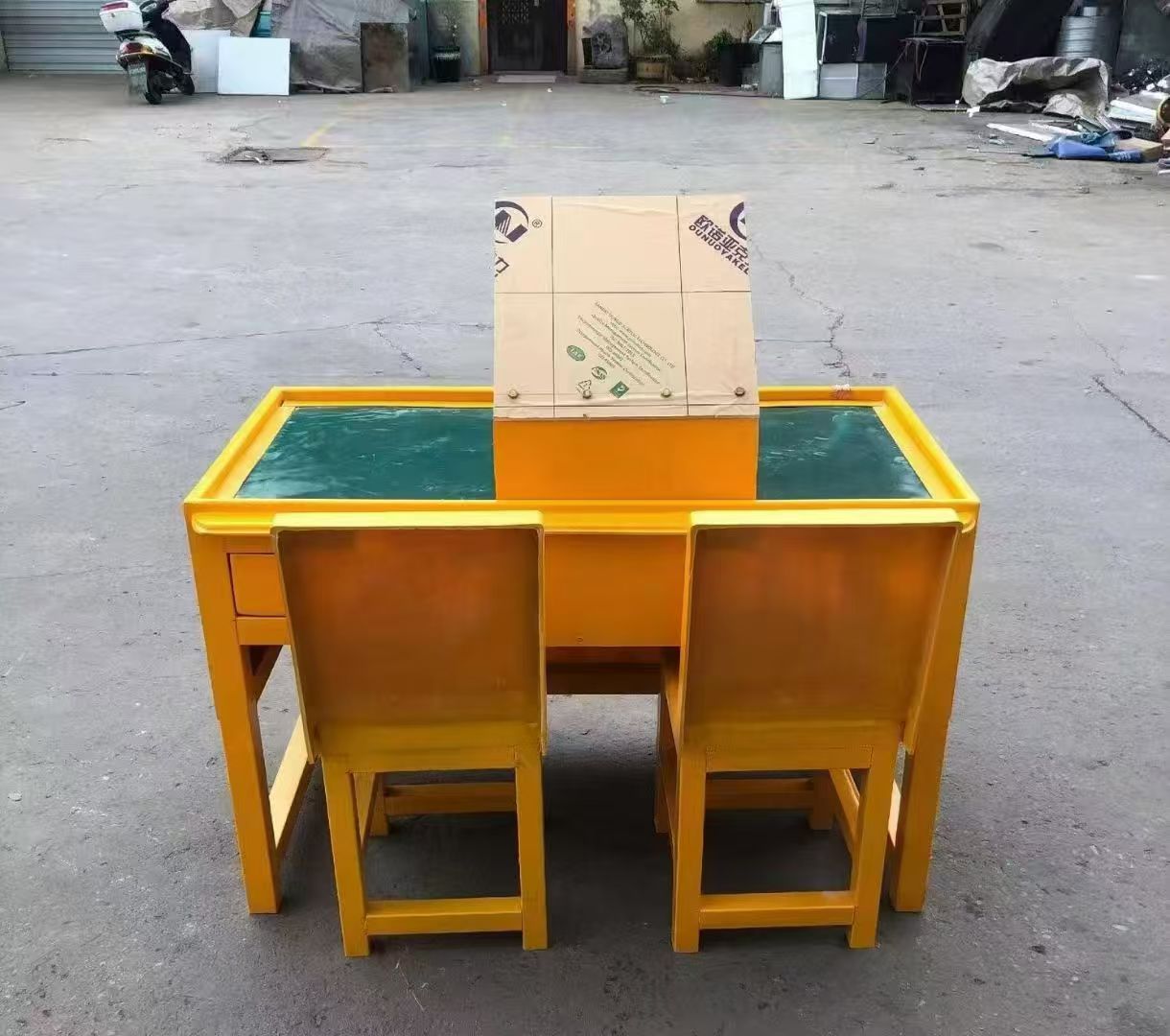 石龙防静电导通桌井下煤矿火工品发放桌：危险品流转的安全守护者